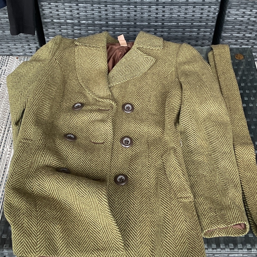 Elegant Olive Herringbone Women's Blazer